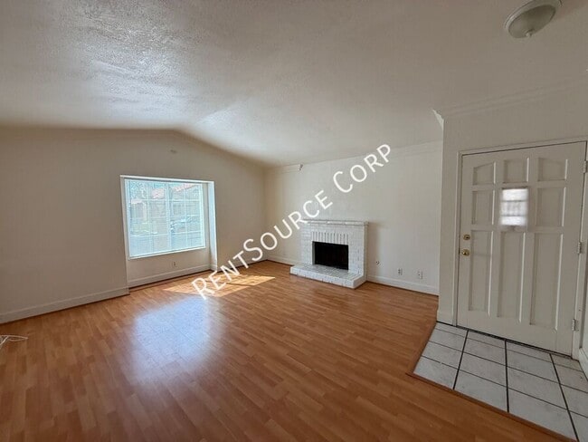 Photo - 37516 Lilacview Ave