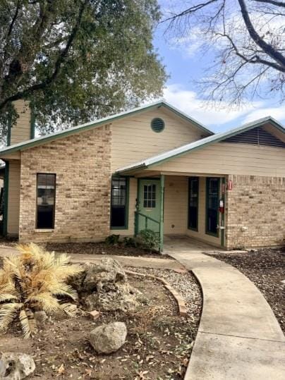 Building Photo - 728 W San Antonio St Unit 106A