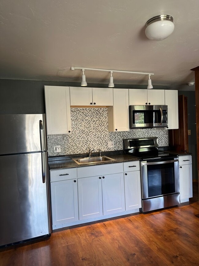 Building Photo - 850 Mountain View Dr Unit Apartment