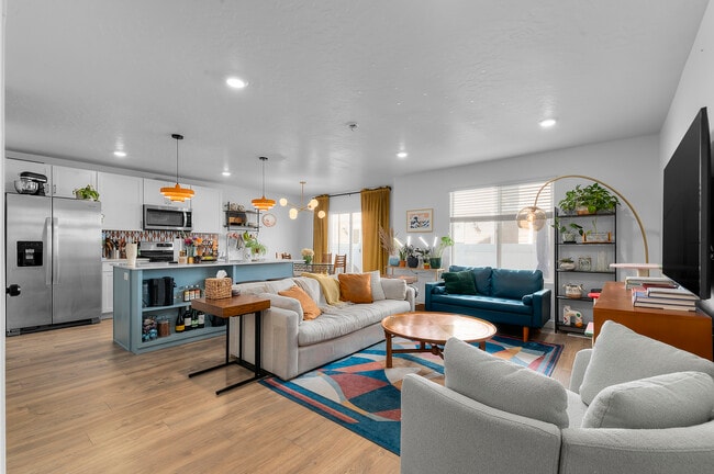 Building Photo - 678 W 1870 S Rental