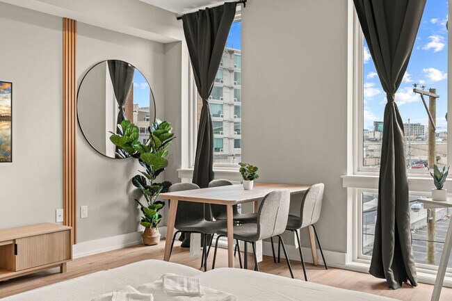 Building Photo - 626 N Delaware Ave Unit ID1055908P Rental