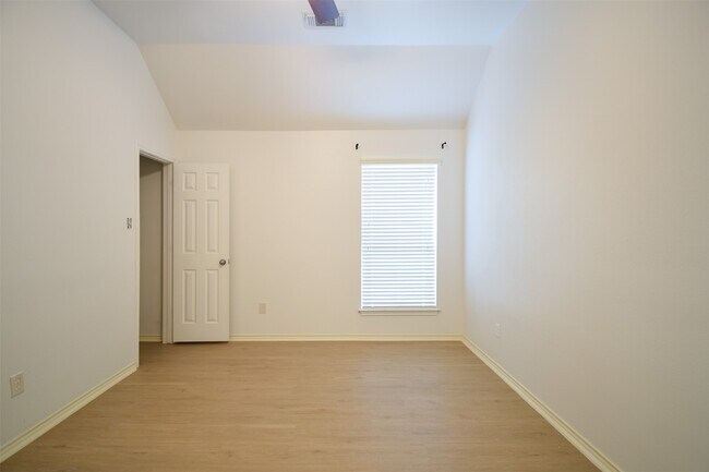 Photo - 1511 Eden Meadows Dr