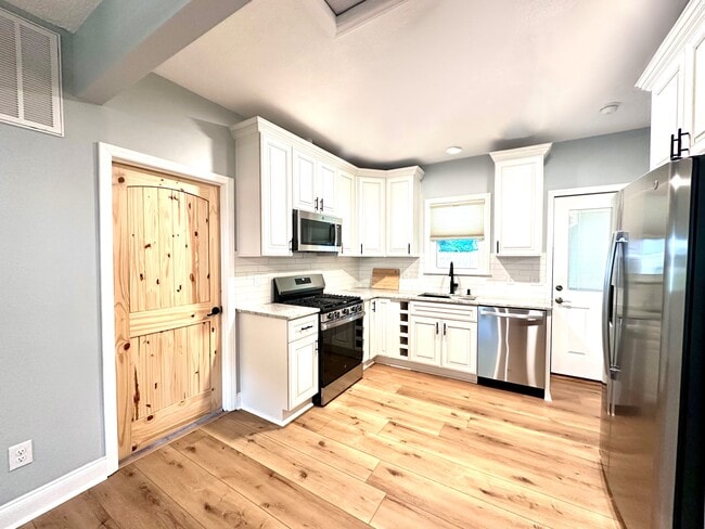 Photo - 811 Walnut St
