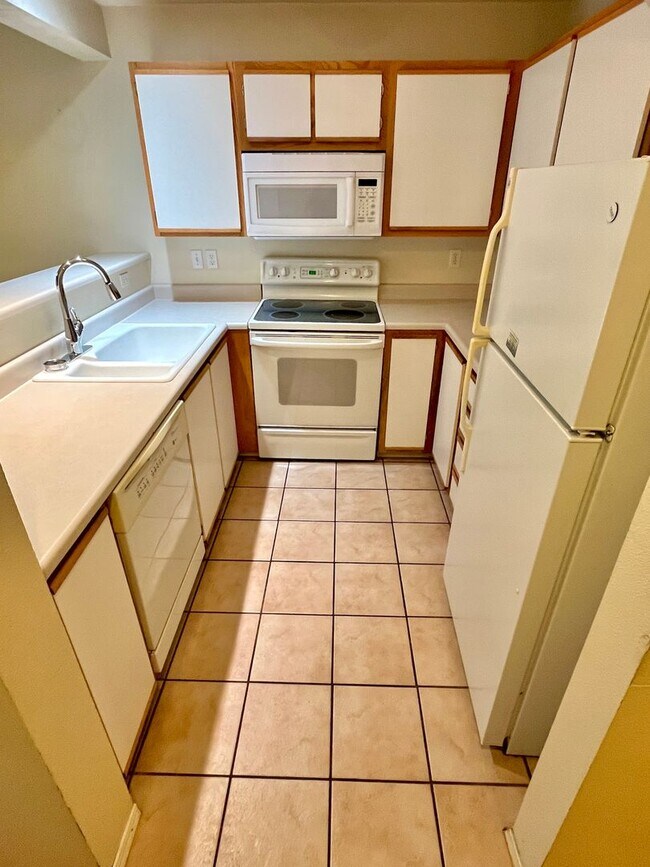 Photo - Spacious 2-story 2bedroom + 2.5 bath townh... House