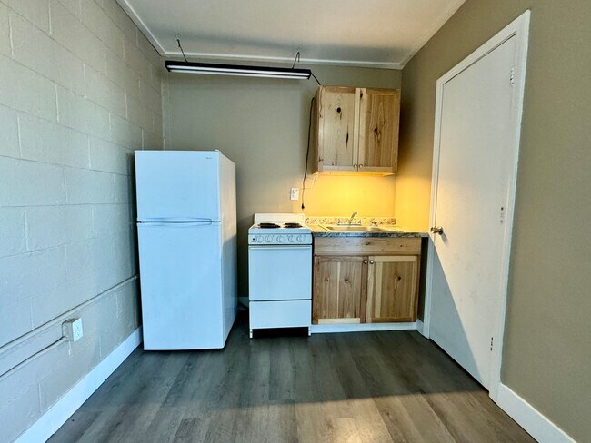 Photo - Studio Apt All Utilities Included! Unit 06