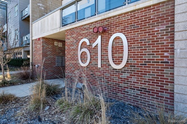 Photo - 204 S Troy St Unit 204 S Troy