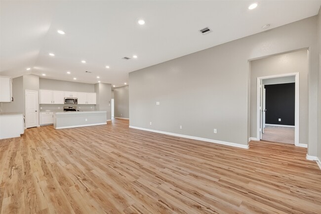 Photo - 5403 Tourmaline Wy