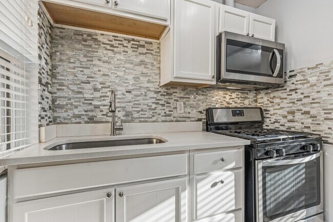 Photo - 1780 John Calvin Ave