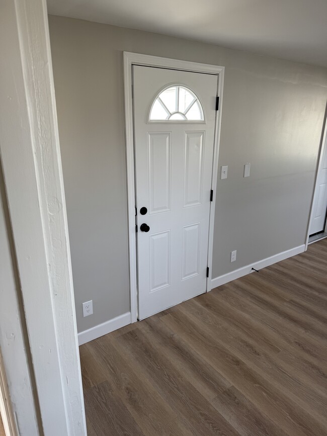 Photo - 580 Edgewood Dr