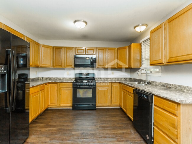 Photo - 380 Comet Dr