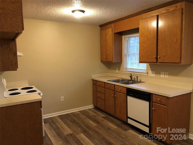 Photo - 2519 Hickory Ave