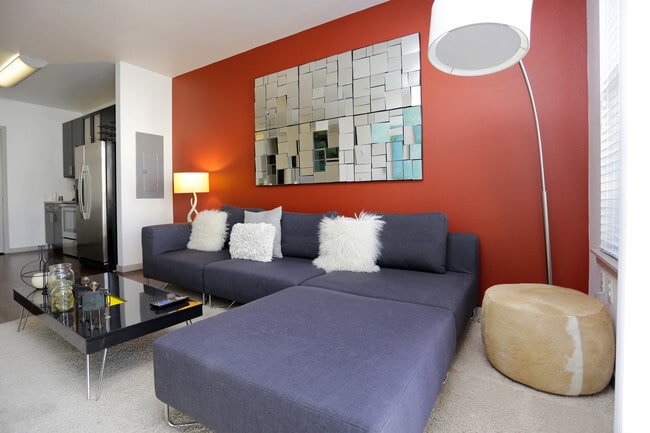 1HAB, 1BA - 727 ft²