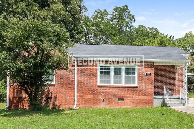 Building Photo - 820 Slaton St Rental