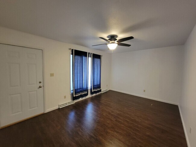 1223 Lilac Ln