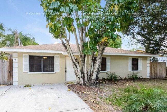 Photo - 919 25th St E Casa