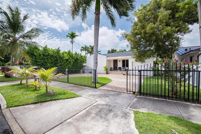 2350 SW 24th Ter