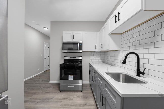 Photo - 6101 S Langley