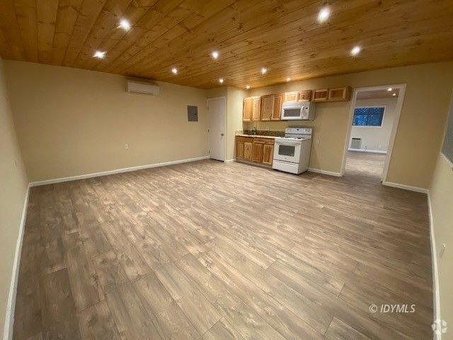 Building Photo - Fern Valley 1 Bedroom Rental