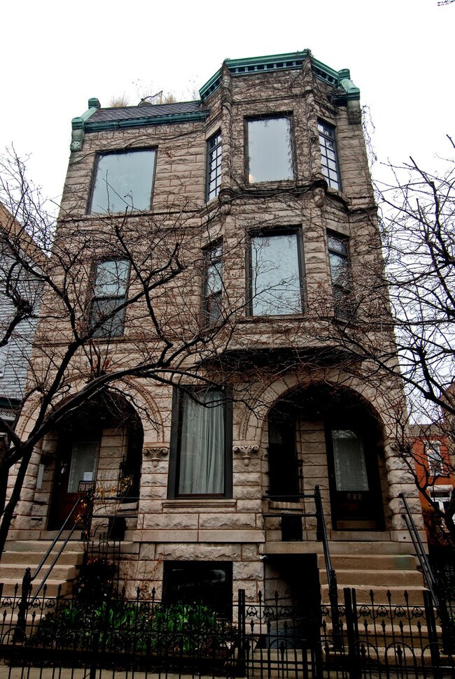 Photo - 622 W Briar Pl Unit PH