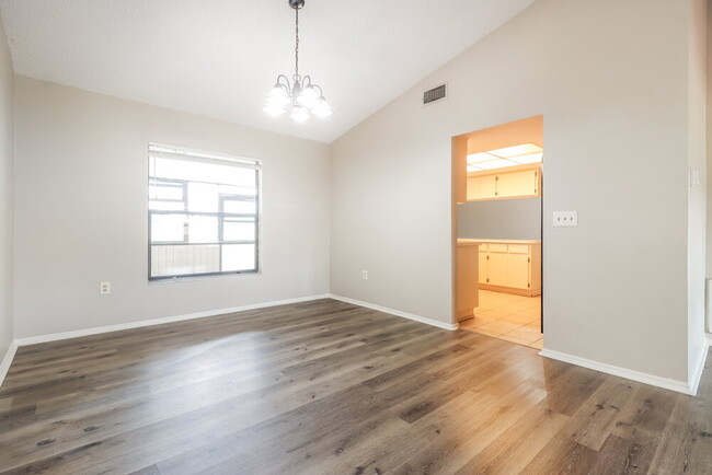 Photo - 2225 Hidden Meadows Dr E