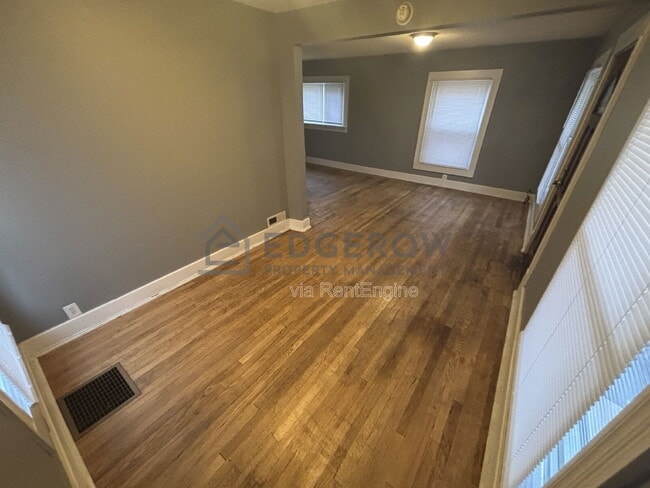 Photo - 1520 Quarry Ave NW