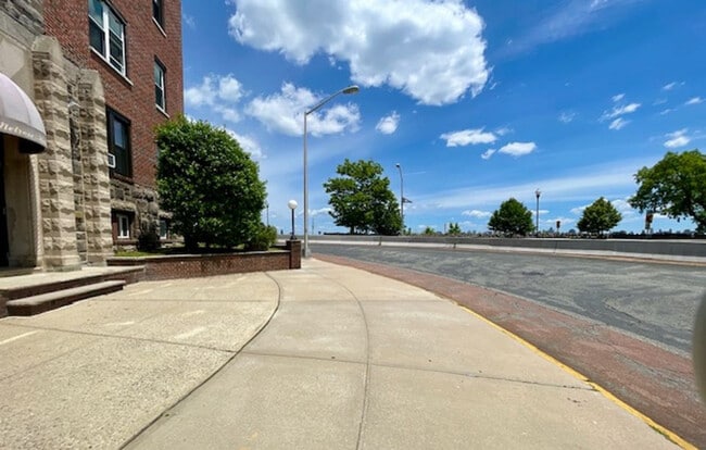 Photo - 7435 Boulevard East Apartment