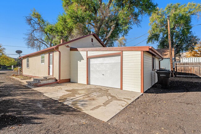 Beautifully remodeled 2 Bedroom home - Clo... - Beautifully remodeled 2 Bedroom home - Clo...