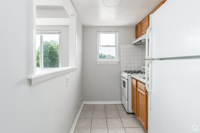 1BR, 1BA - 766SF - Kitchen