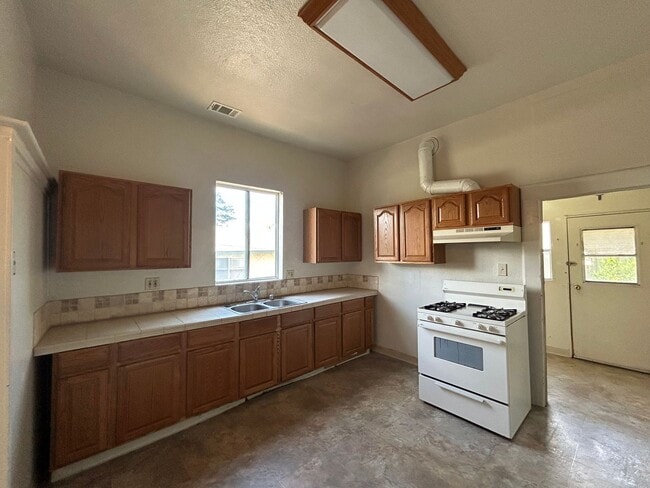 Photo - 3 Bedroom 1 Bathroom Single-Story