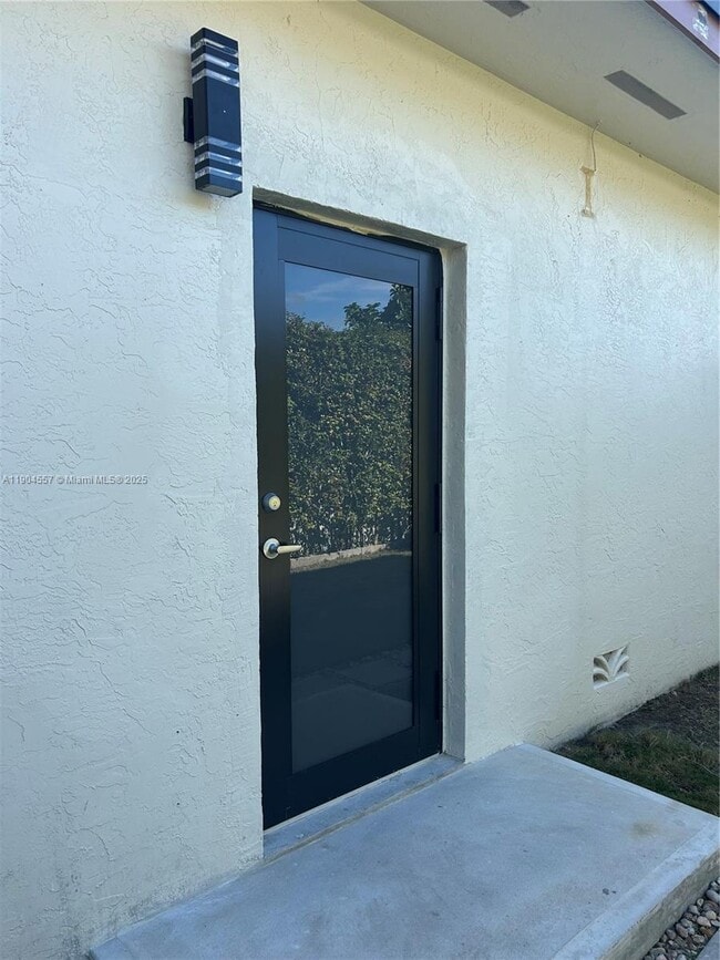 Building Photo - 18520 Caribbean Blvd Unit 0