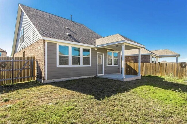 7516 Saginaw Dr