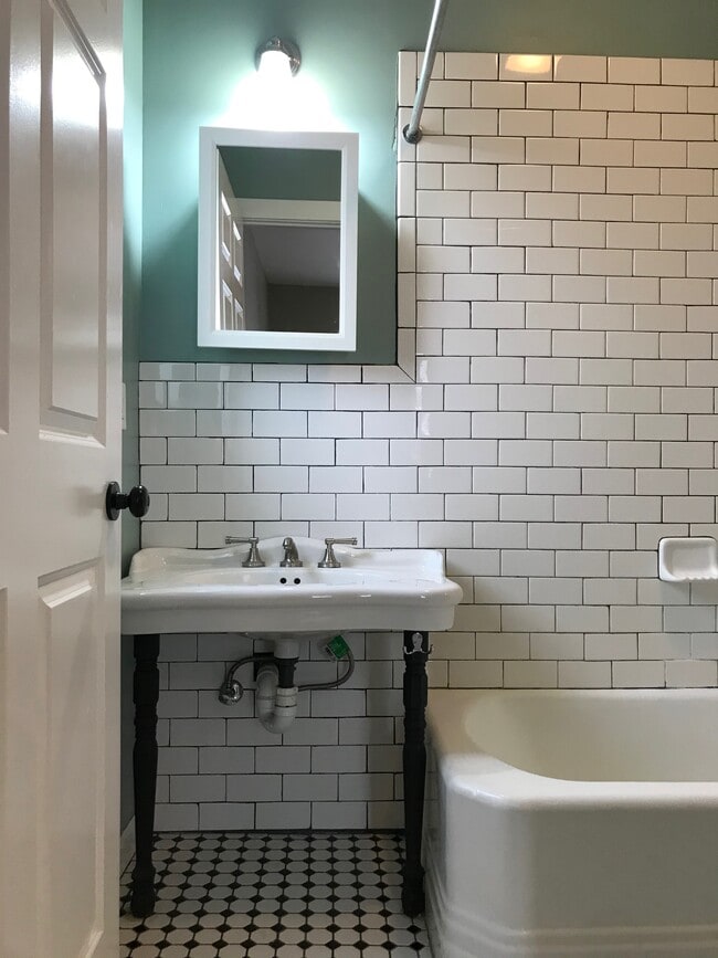 Building Photo - 801 S 4th St Unit 2