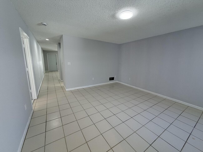 Photo - 182 Sparrow Dr