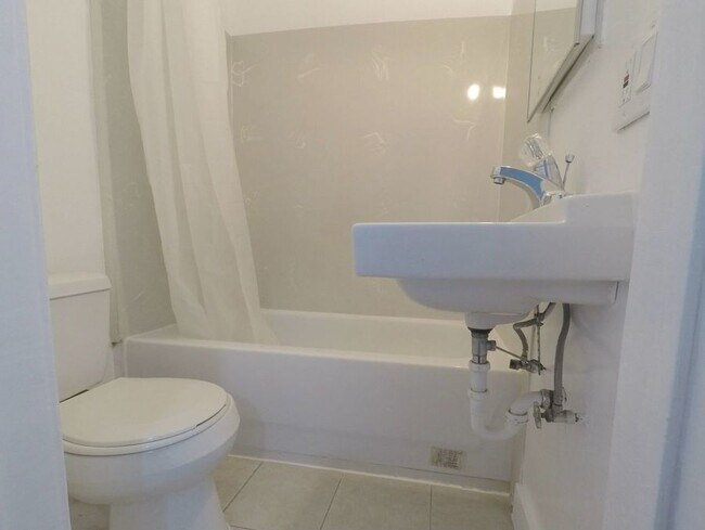 Photo - 518 7th St Unit 12