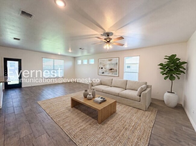 726 Freedom Cir