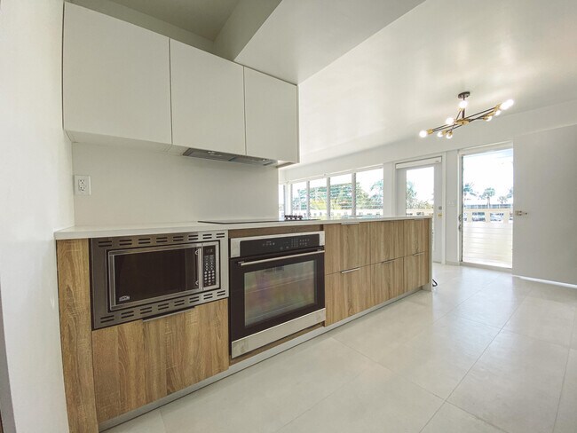Photo - 2755 NE 28th Ave Unidad C1