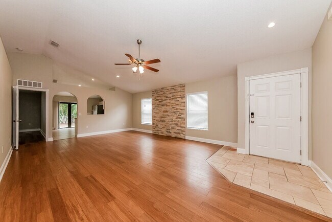 Photo - 1018 Brenton Leaf Dr