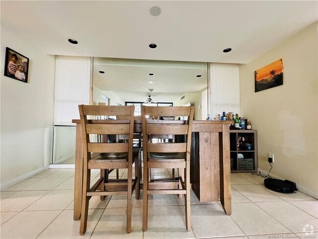 Building Photo - 3392 NE Causeway Blvd Unit 103 Rental