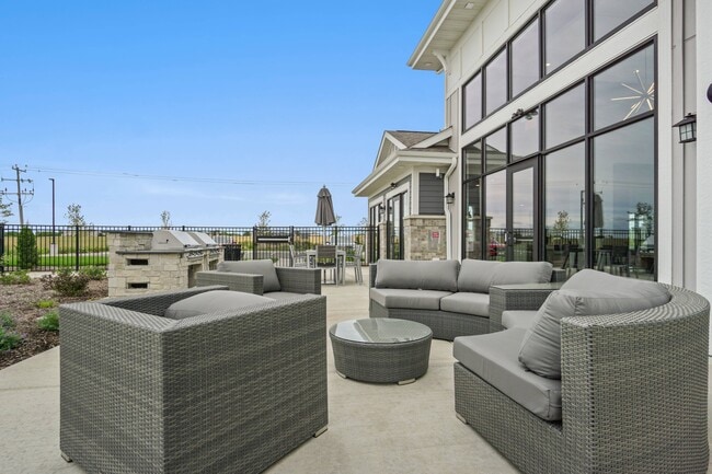 Seasons at Mount Pleasant Outdoor Lounge - Seasons at Mount Pleasant