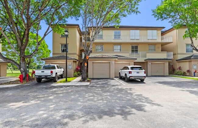 Photo - 2060 Greenview Shores Blvd Condo Unit 318