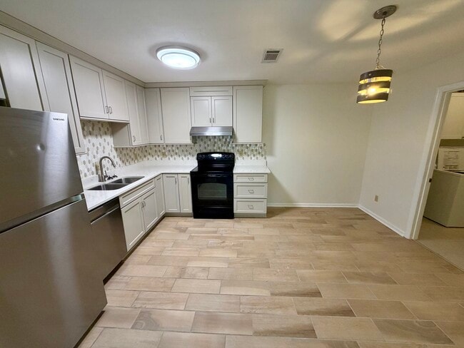 Photo - 513 W 7th Ave