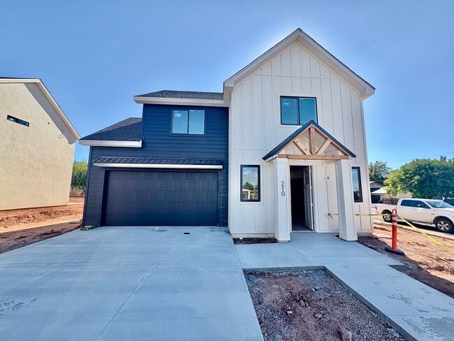 Building Photo - BRAND NEW Three Bedroom Home in Downtown W...