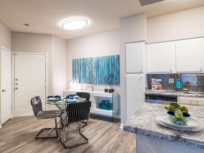 Show unit 2Br,2BA SF 1050