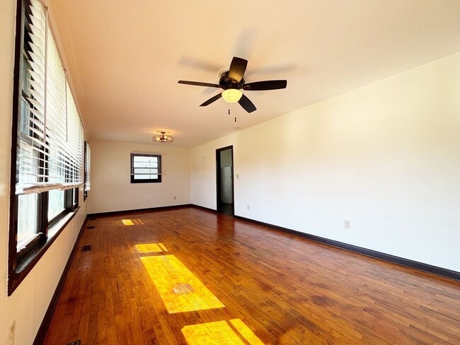 Photo - Greenback 37742 - 3 bedroom, 1 bath home - Contact Jeremy Logan (865) 307-2273