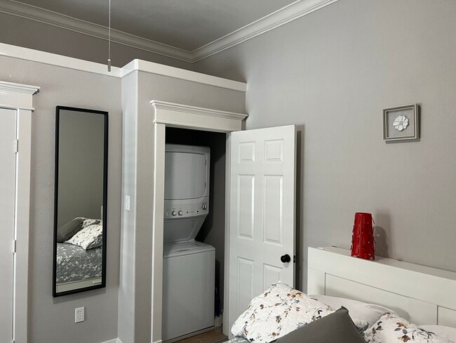 Photo - 220 Redan St