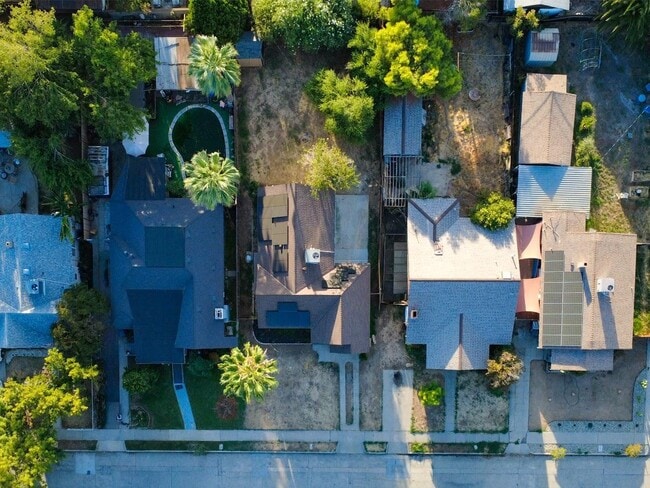 Photo - 1271 N Roosevelt Ave