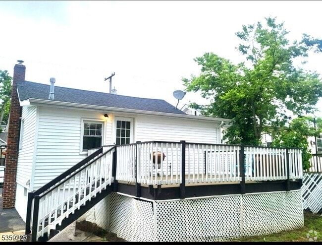 Building Photo - 126 Seabreeze Ave Rental