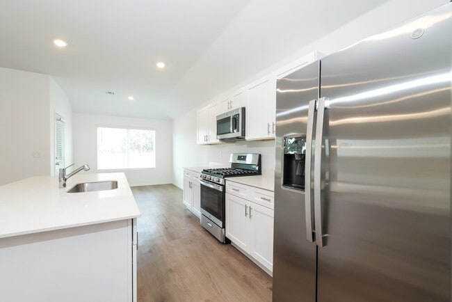 Photo - 5832 Norway Spruce St