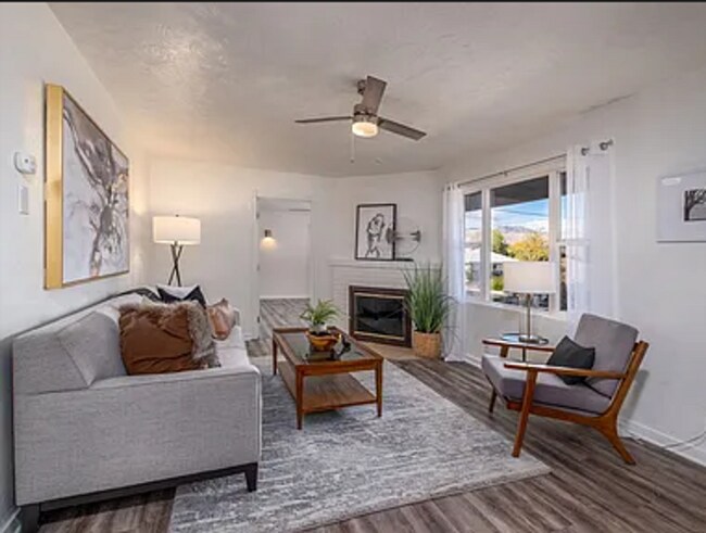 Photo - Beautiful, Spacious 3B/2.5Bath Single Family Home