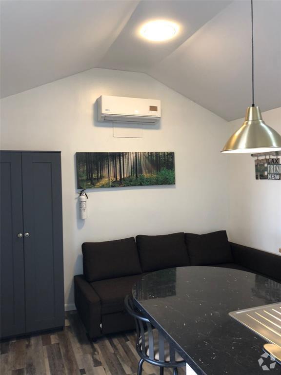 Building Photo - 330 SW 13th St Unit Kavak Rental